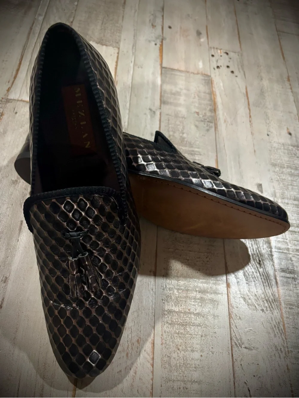 Mezlan textured metallic